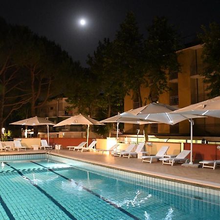 Elisabetta Hotel Чезенатико Экстерьер фото