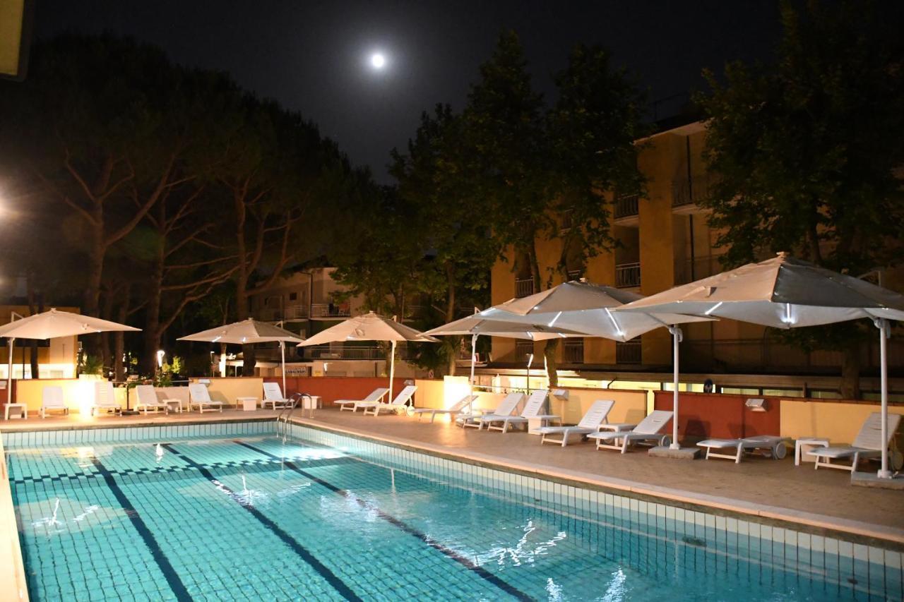 Elisabetta Hotel Чезенатико Экстерьер фото