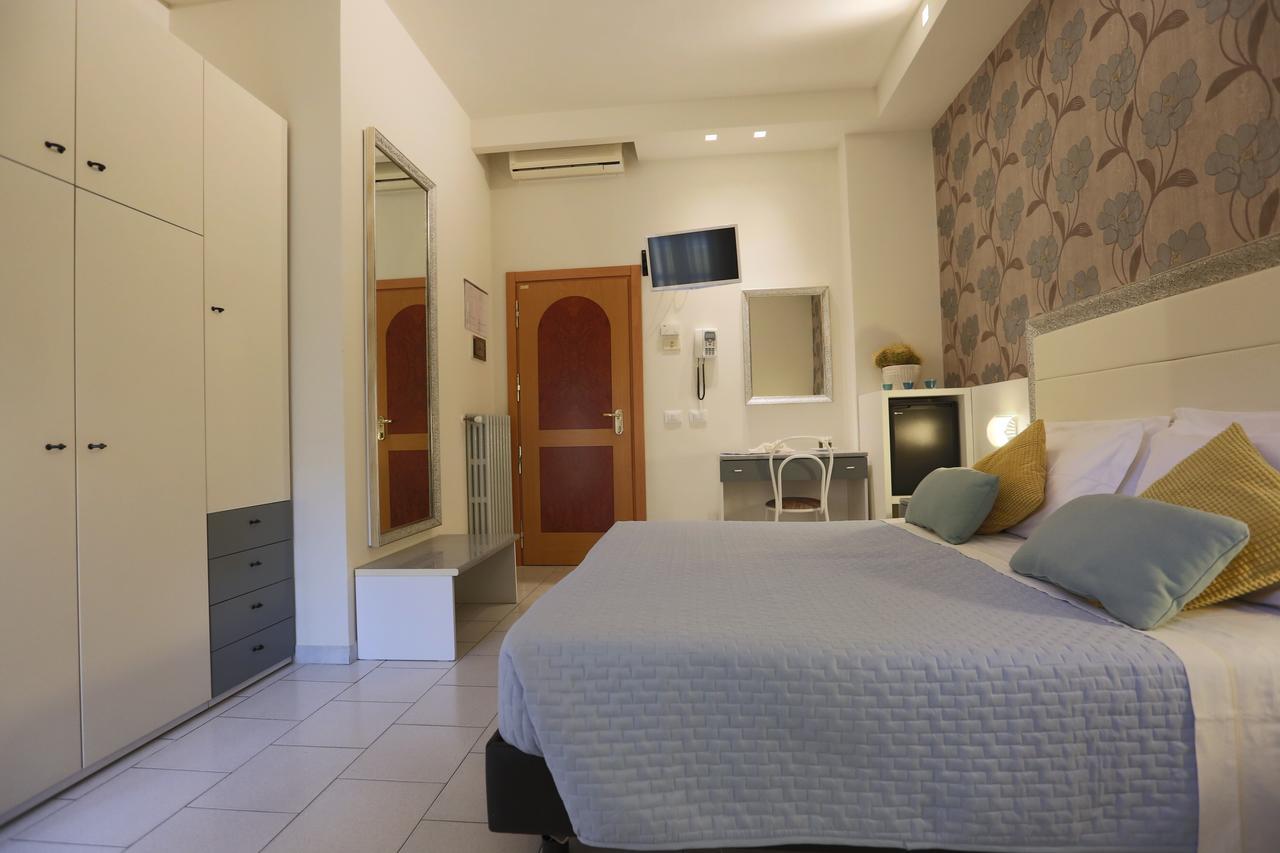 Elisabetta Hotel Чезенатико Экстерьер фото