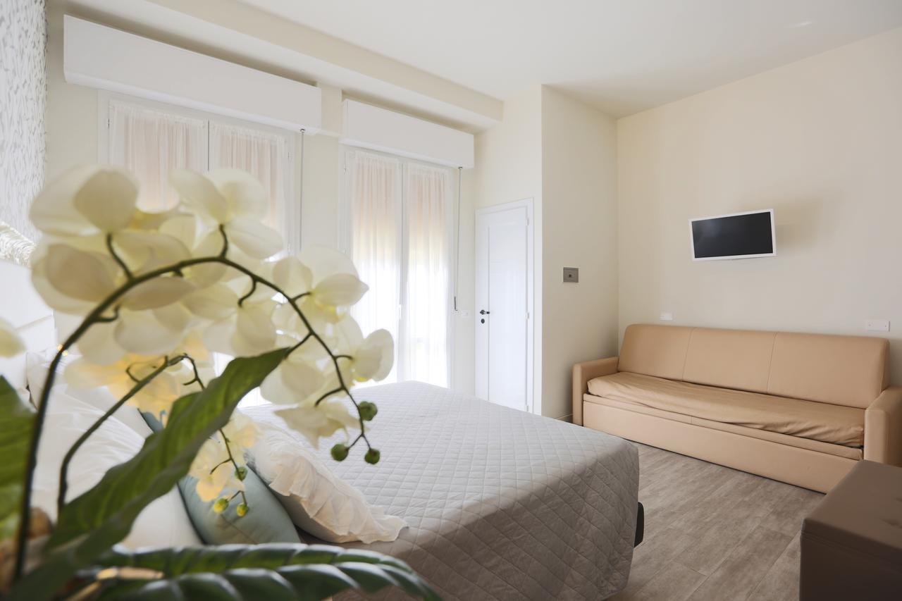Elisabetta Hotel Чезенатико Экстерьер фото