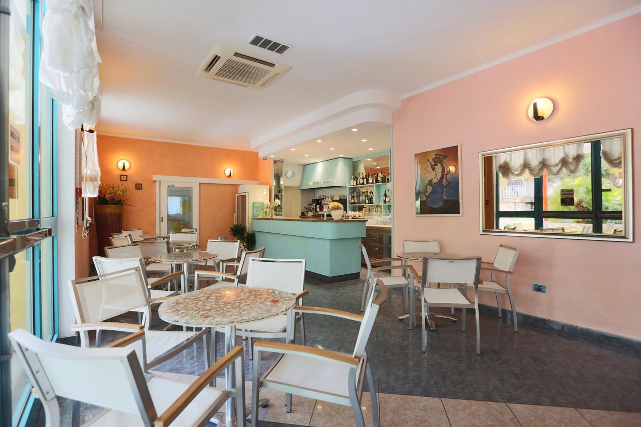 Elisabetta Hotel Чезенатико Экстерьер фото