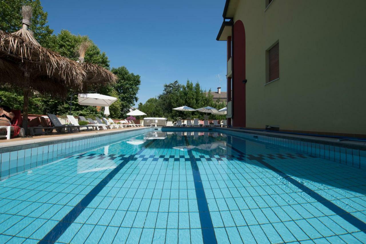 Elisabetta Hotel Чезенатико Экстерьер фото